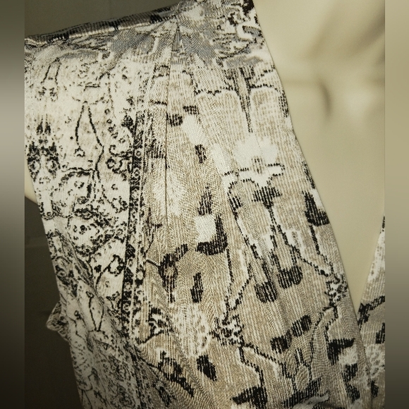 Calvin Klein Patterned Top - Picture 3 of 4